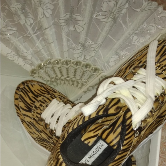 Steve Madden Zen Tiger Wedge Sneaker - Picture 3 of 3